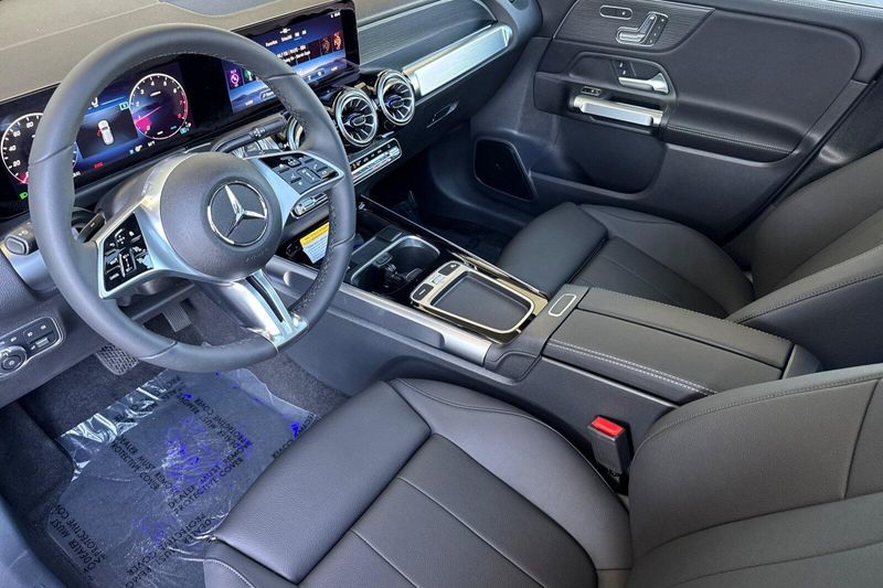 New 2026 Mercedes-Benz GLB 250Image 7
