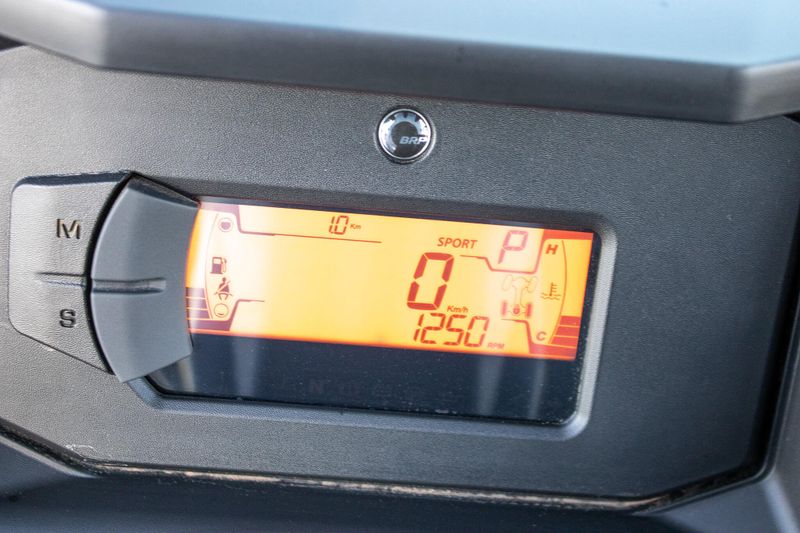 NEW 2026 CAN-AM DEFENDER MAX XT HD11 WITH 1025 INCH TOUCHSCREEN Image 34