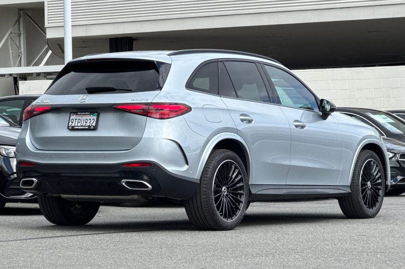 Used 2025 Mercedes-Benz GLC 300Image 4