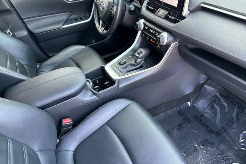 Used 2024 Toyota RAV4 Hybrid XLE PremiumImage 15