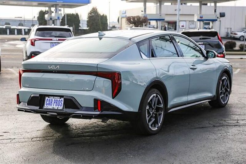 New 2025 Kia K4 GT-LineImage 17