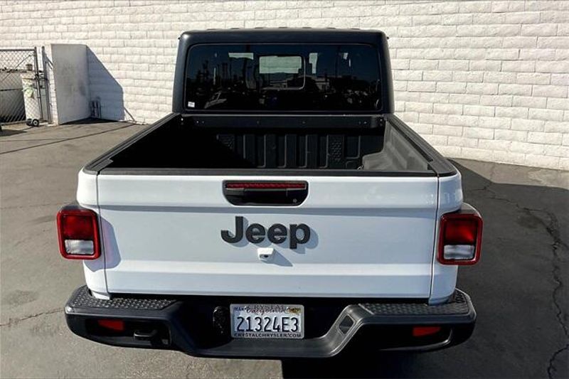 2021 Jeep Gladiator Image 34