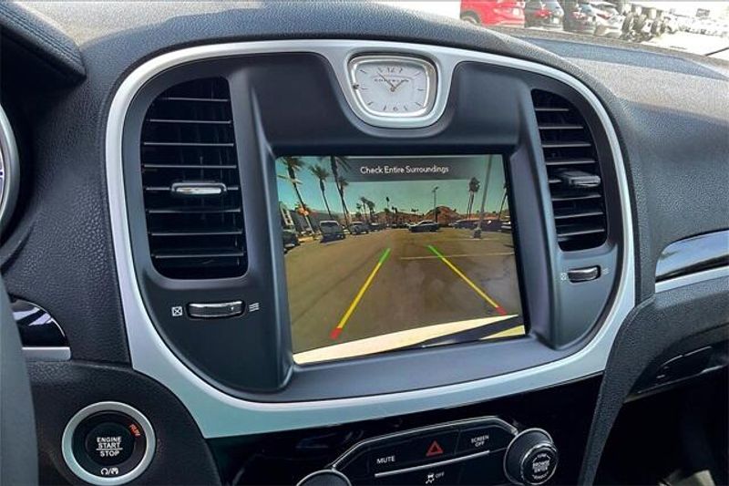 2023 Chrysler 300 TouringImage 21