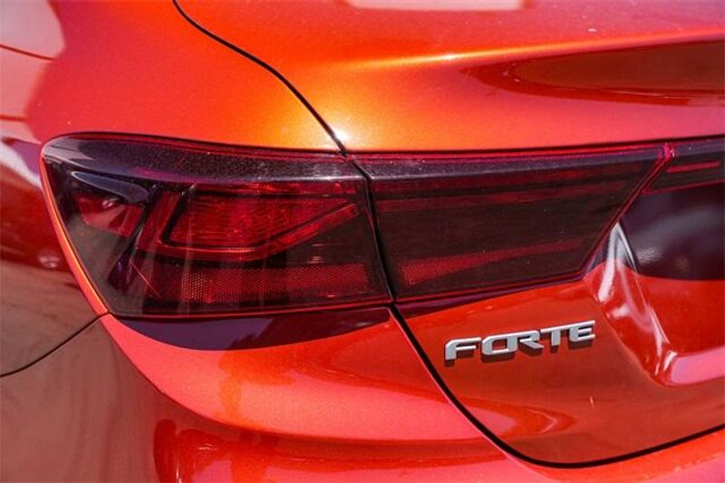 2024 Kia Forte LXSImage 9