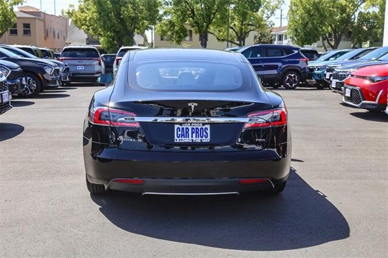 2015 Tesla Model S 70DImage 9