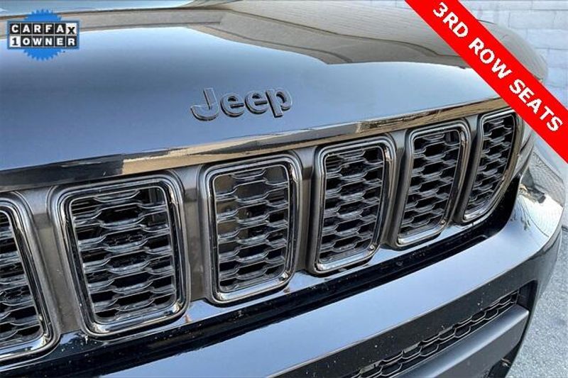 Used 2024 Jeep Grand Cherokee L AltitudeImage 30