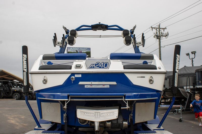 USED 2022 MALIBU M240 Image 8