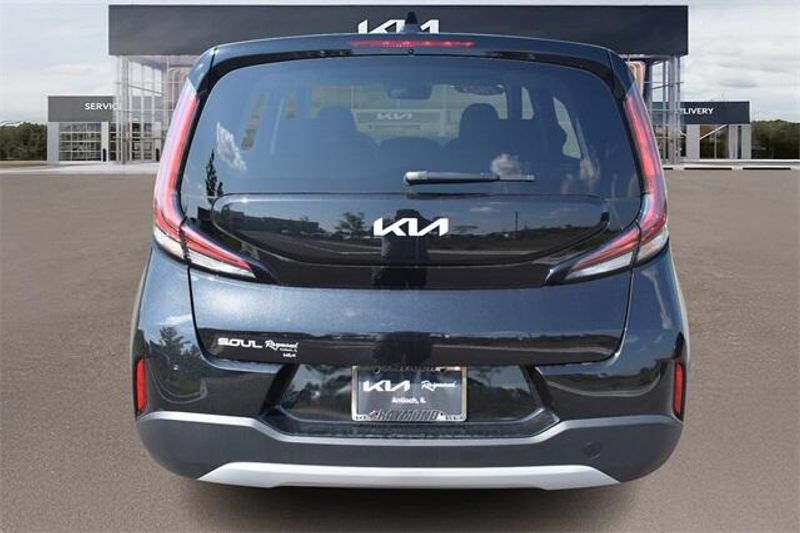 New 2025 Kia Soul LXImage 4