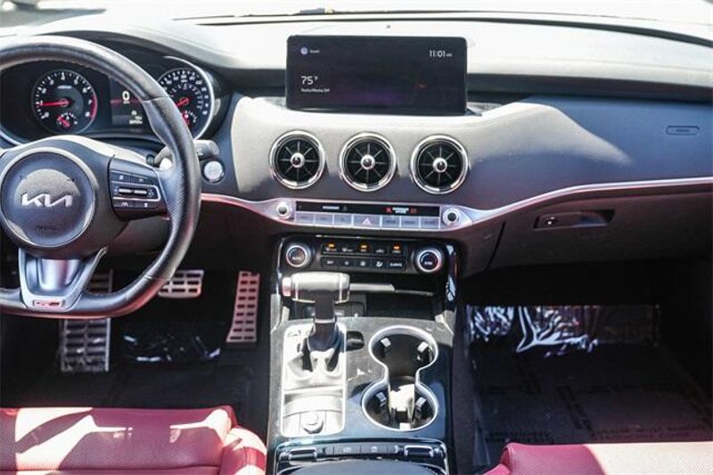 2022 Kia Stinger GT-LineImage 14