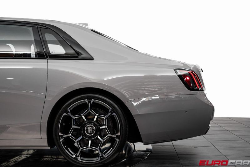 Used 2025 Rolls-Royce Ghost *BESPOKE INTERIOR * DUALITY TWILL SEATS*Image 17