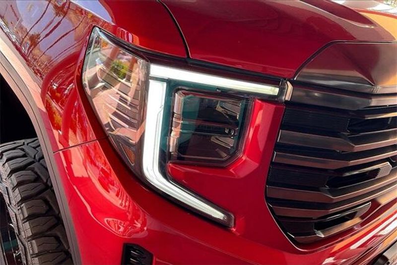 2022 GMC Sierra 1500 AT4XImage 27