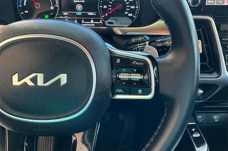 2024 Kia Sorento Hybrid EXImage 19