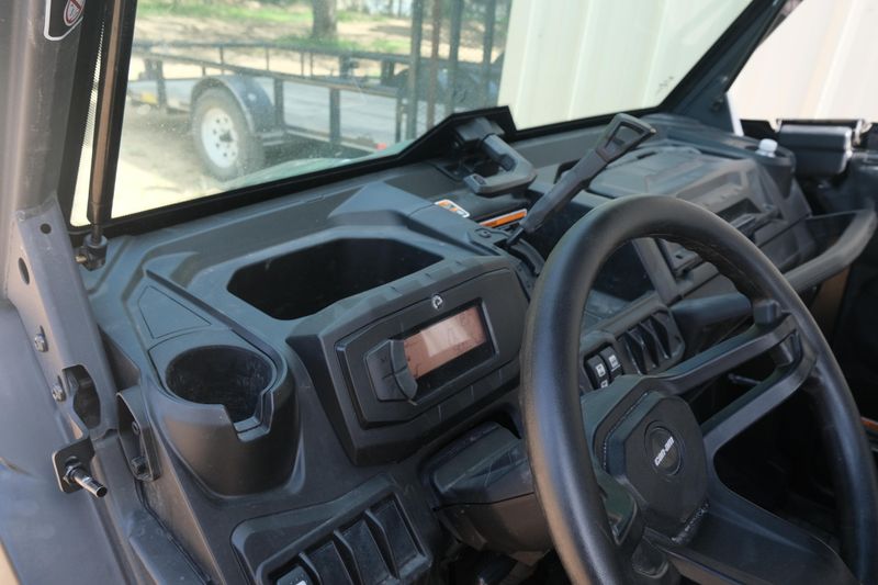 2025 Can-Am DEFENDER MAX DPS HD7 COMPASS GREEN Image 17