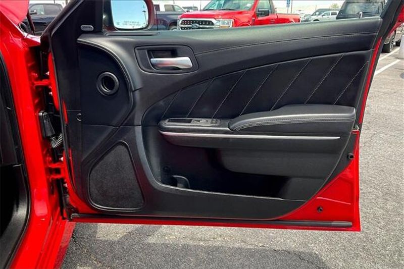 2022 Dodge Charger R/TImage 23