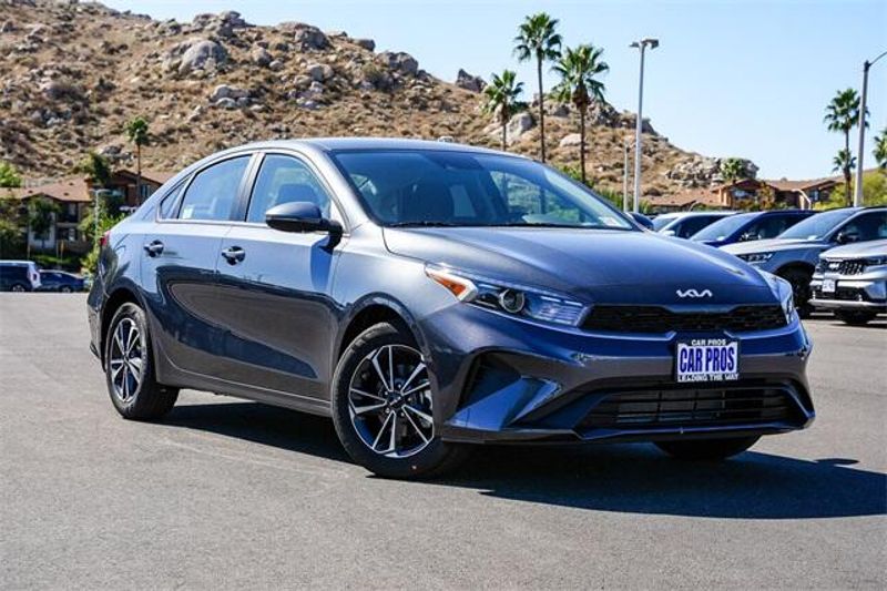 2024 Kia Forte LXSImage 2