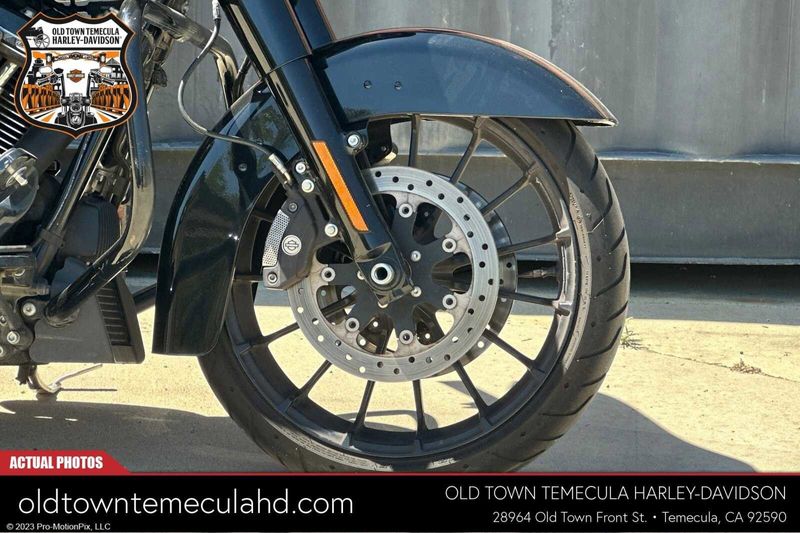 2019 Harley-Davidson Street Glide in a Black exterior color. BMW Motorcycles of Temecula – Southern California (951) 506-6903 bmwmotorcyclesoftemecula.com 