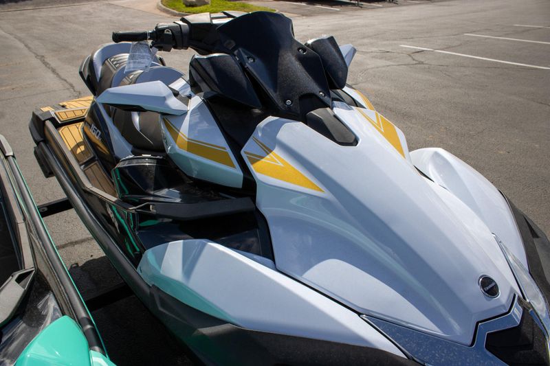 NEW 2026 KAWASAKI JET SKI ULTRA 160LX Image 2