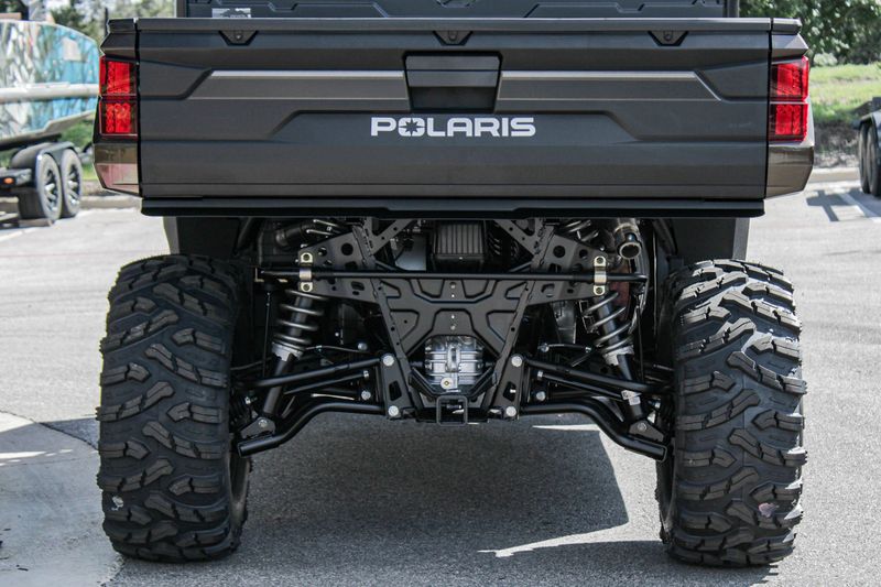 2025 Polaris RANGER CREW XP 1000 NORTHSTAR TEXAS EDITION  BRONZE PEARL METALLICImage 9