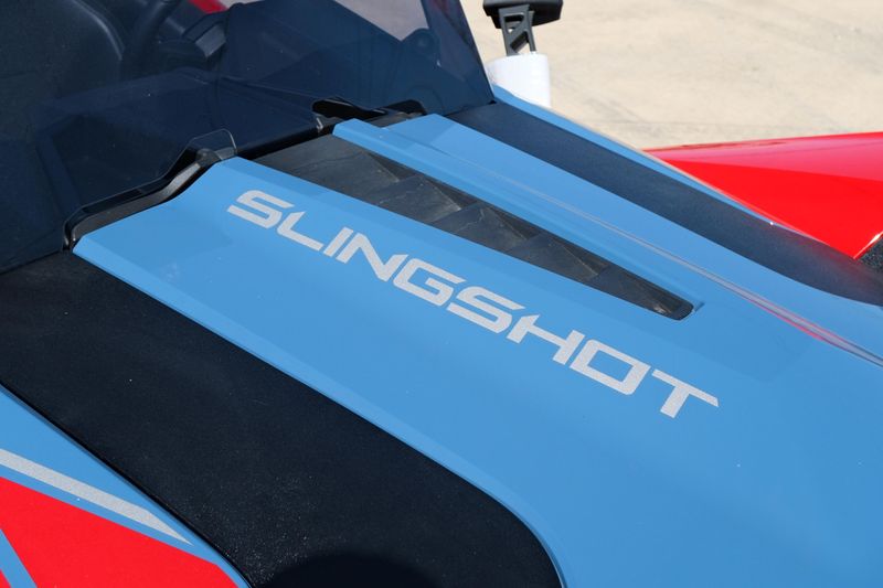 NEW 2025 POLARIS SLINGSHOT SLR AUTODRIVE  in a ROYAL RED exterior color. Family PowerSports (877) 886-1997 familypowersports.com 