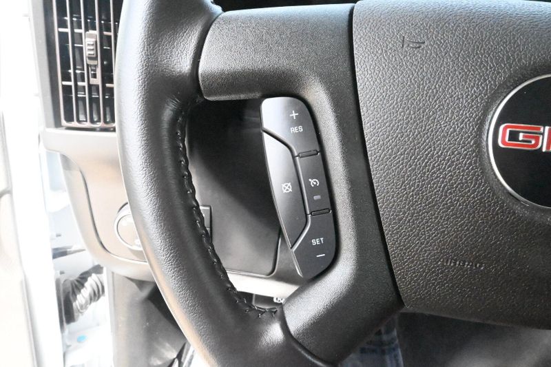 2023 GMC Savana Passenger LSImage 24