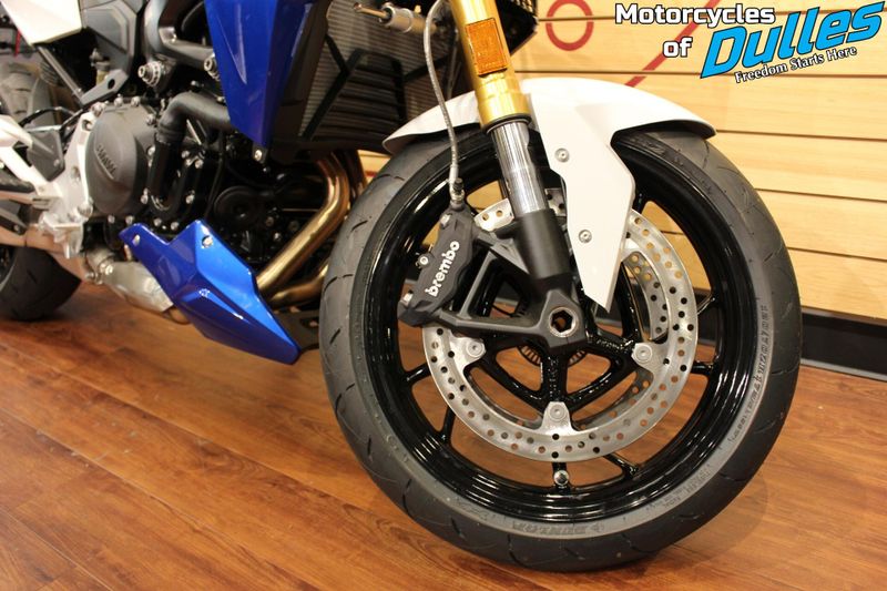 2024 BMW F 900 R Image 16