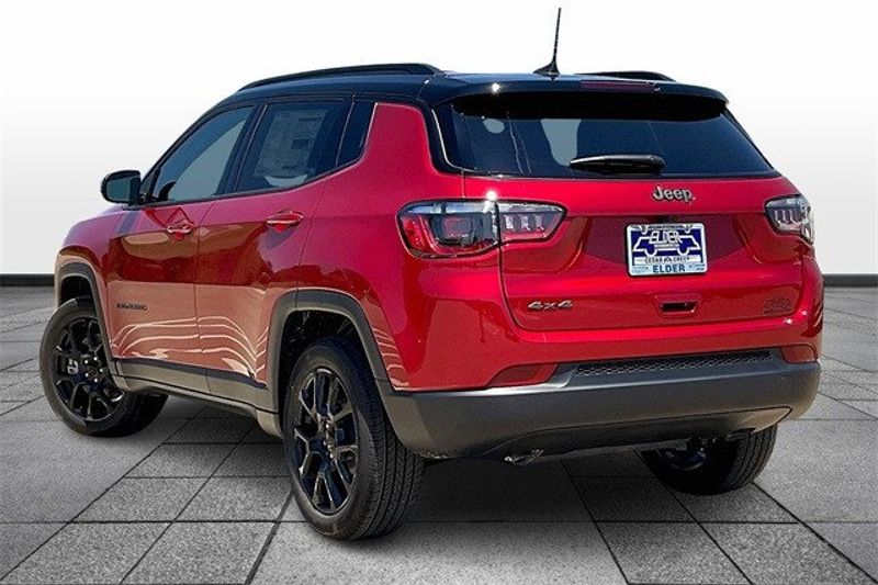 2024 Jeep Compass Latitude 4x4Image 3