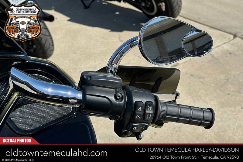 2017 Harley-Davidson Road Glide in a OLIVE GOLD exterior color. BMW Motorcycles of Temecula – Southern California (951) 506-6903 bmwmotorcyclesoftemecula.com 