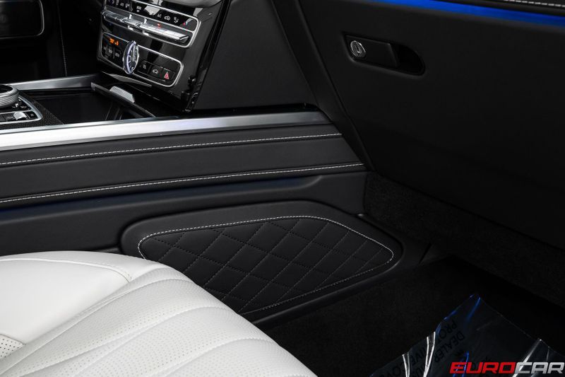 2022 Mercedes-Benz G-Class G 63 AMG 4x4 *AMG NIGHT PACKAGE PLUS * CARBON EXTEImage 38