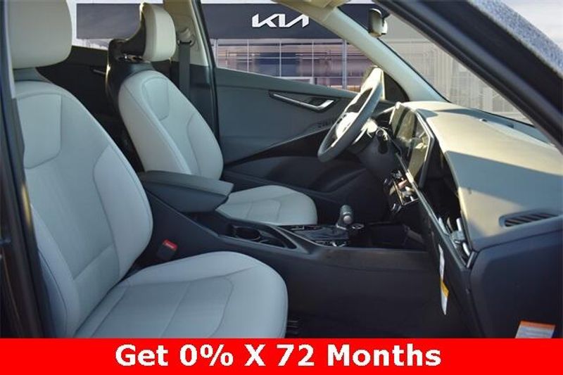 New 2025 Kia Niro EXImage 11