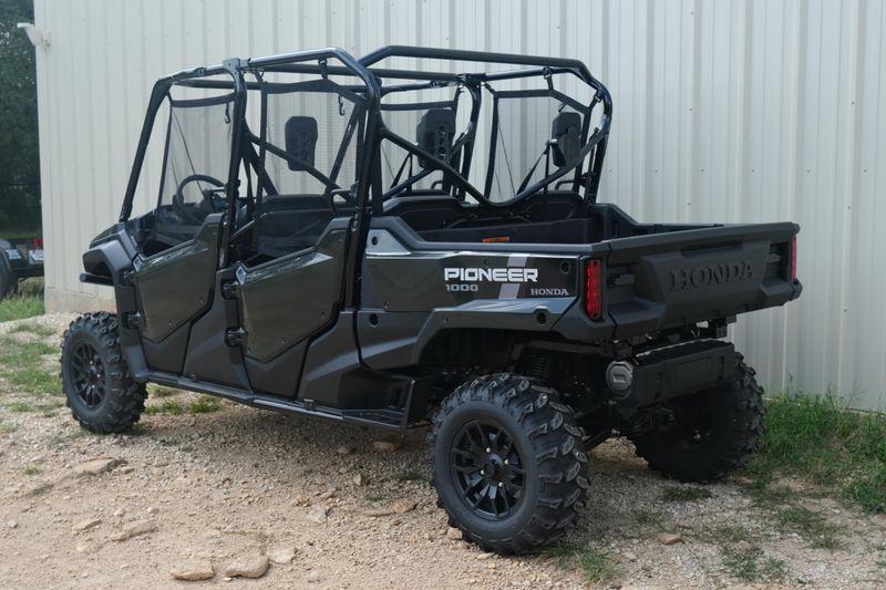 2025 Honda PIONEER 10006 DELUXE CREW BLACK FOREST GREEN Image 6