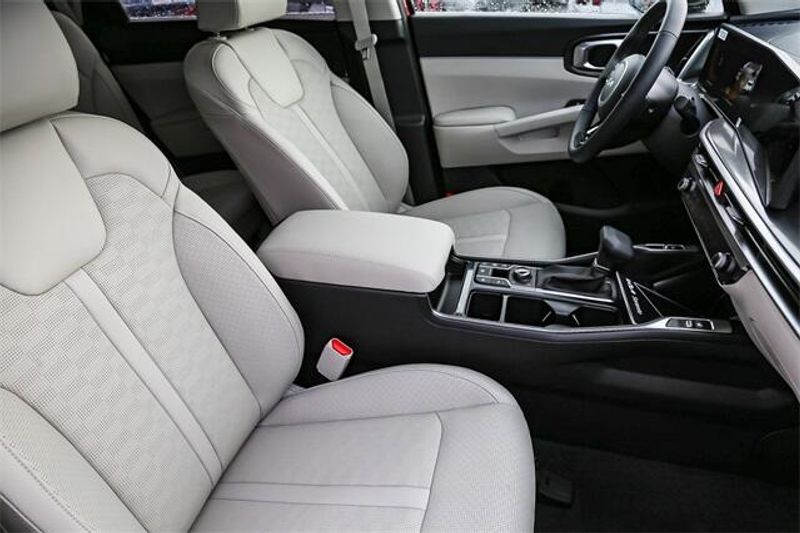 2025 Kia Sorento EXImage 7