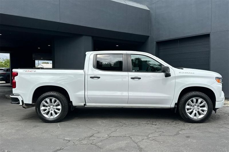 2022 Chevrolet Silverado 1500 Custom photo 3