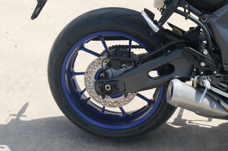 New 2025 Yamaha YZFR7 TEAM BLUE Image 15