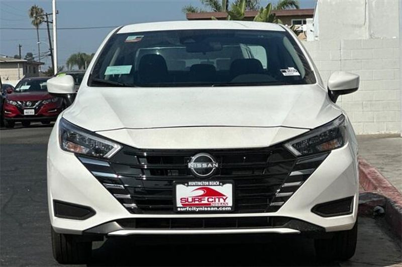 New 2025 Nissan Versa 1.6 SVImage 6