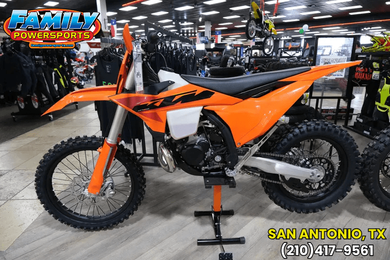 2025 KTM 250XC ORANGEImage 1