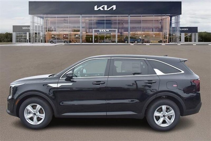 2024 Kia Sorento LXImage 7