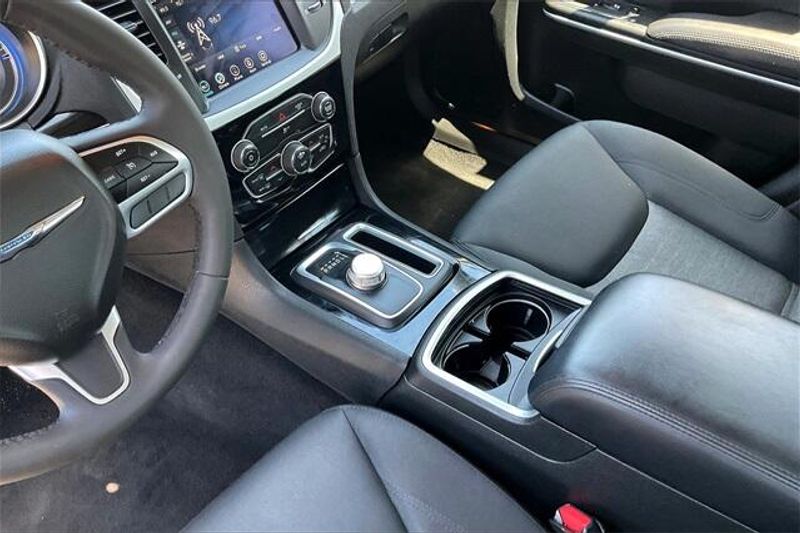 Used 2023 Chrysler 300 TouringImage 17