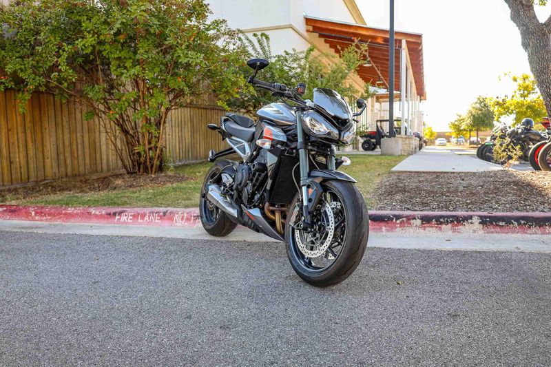 USED 2024 TRIUMPH STREET TRIPLE 765 RS Image 1