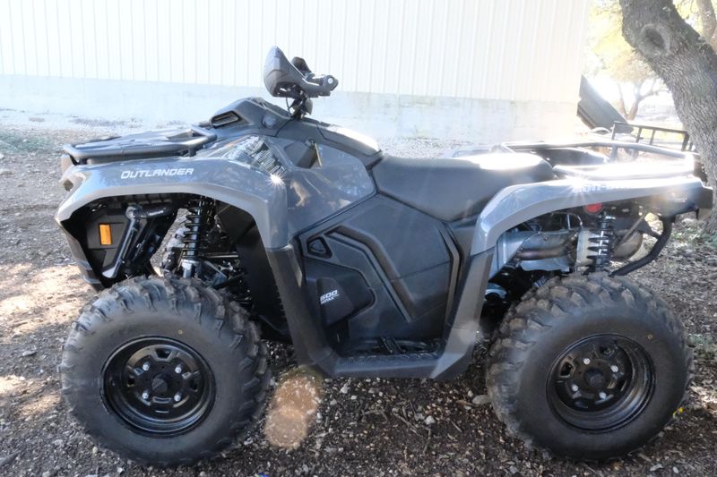 2025 CAN-AM OUTLANDER 500 GRANITE GRAY in a GRANITE GRAY exterior color. Family PowerSports (877) 886-1997 familypowersports.com 