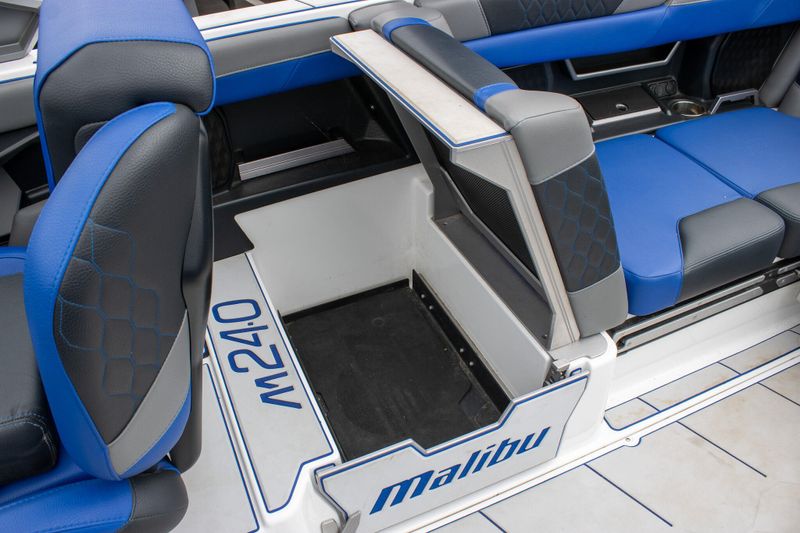 USED 2022 MALIBU M240 Image 12