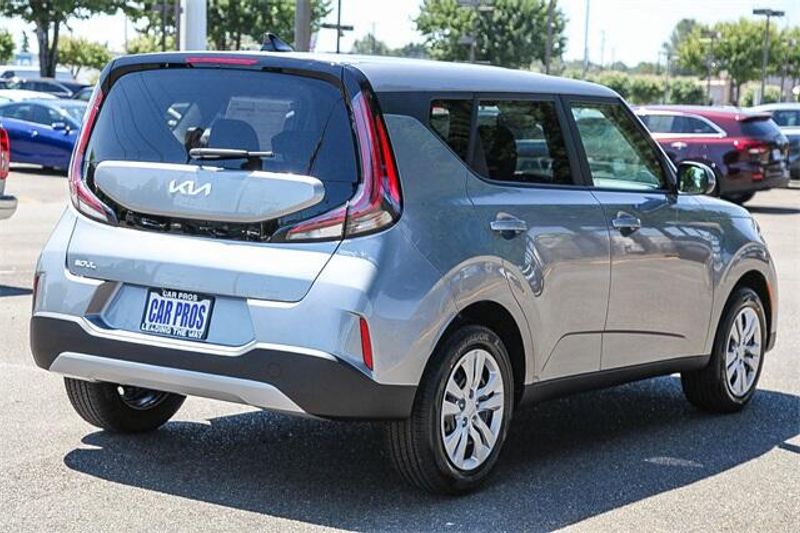 2025 Kia Soul LXImage 17