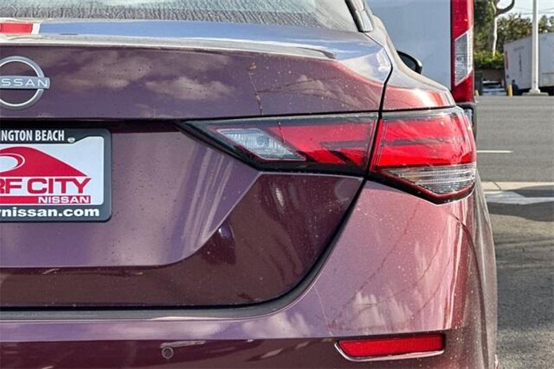 New 2025 Nissan Sentra SVImage 20