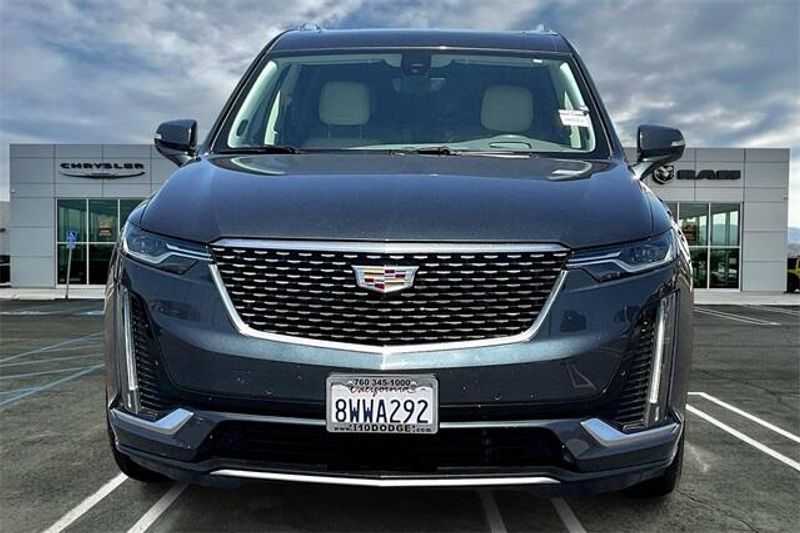 Used 2021 Cadillac XT6 Premium LuxuryImage 2