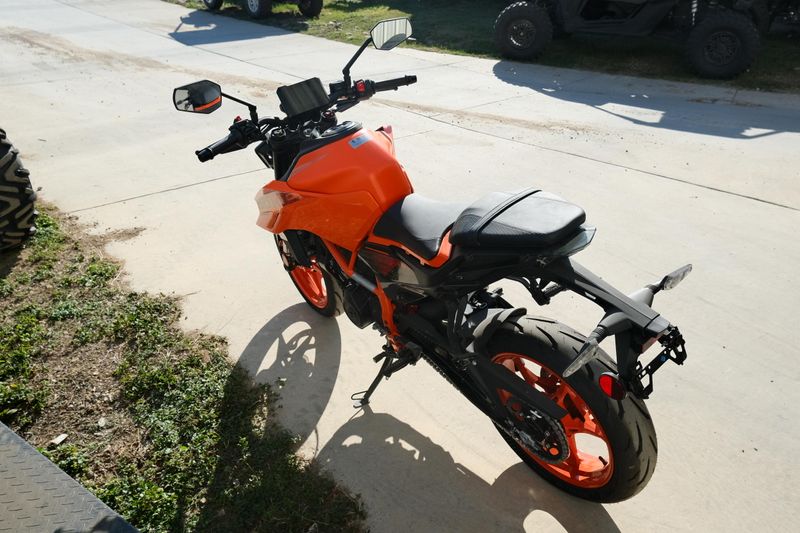 NEW 2025 KTM 390 DUKE Image 5