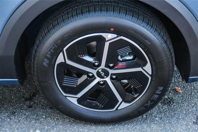 New 2025 Kia Niro EXImage 28
