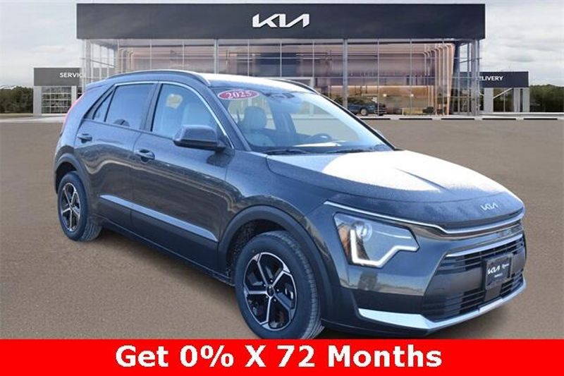 New 2025 Kia Niro EXImage 1