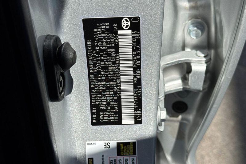 Used 2025 Toyota Corolla LEImage 25