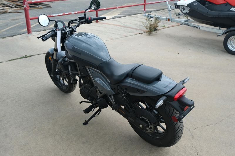 2024 Kawasaki ELIMINATOR PEARL STORM GRAY Image 6