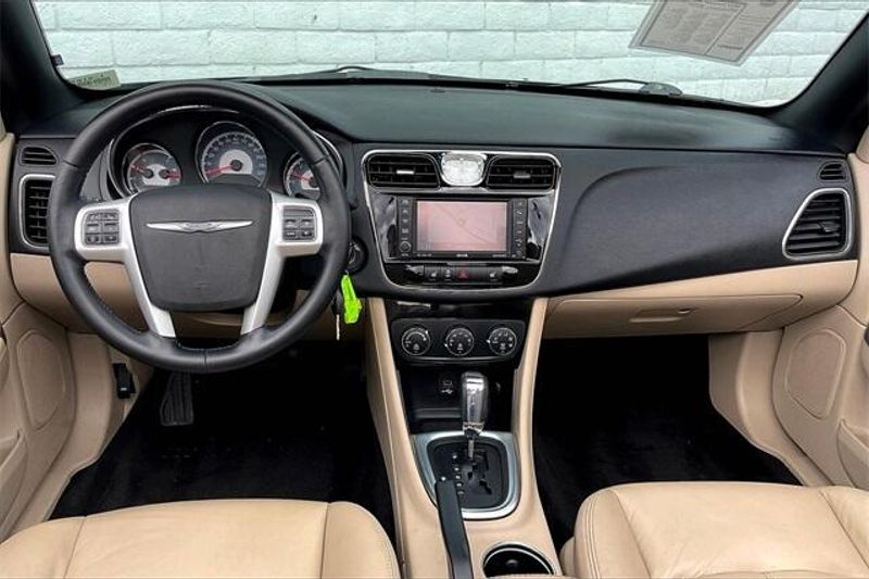 Used 2012 Chrysler 200 LimitedImage 15