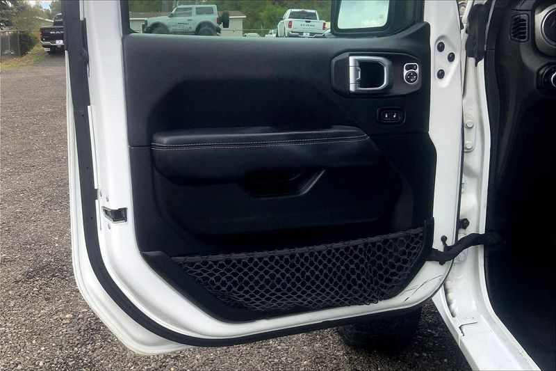 2019 Jeep Wrangler Unlimited Sahara photo 22